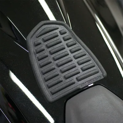 Produktbild von ONEDESIGN Tankpad Soft Touch L Bk