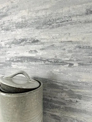 Produktbild von NEWROOM Tapete Grau Vliestapete Uni - Mustertapete Modern Silber Metallic Struktur Leicht glänzend Glanztapete Industrial Einfarbig