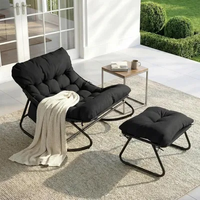 Produktbild von Schaukelstuhl mit Hocker - Outdoor Loungesessel - Gepolstertes, wasserdichtes Kissen - Metallgestell - Bis 150 kg - 90x77x70 cm - Schwarz/Beige