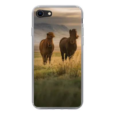 Produktbild von MuchoWow® Handyhülle Schutzhülle Hülle für iPhone 8 Pferde - Luft - Gras Silikon Softcase Handy Hülle - Schutzhaube