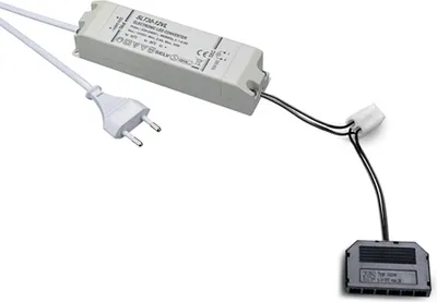 Produktbild von LED Netzteil 30 Watt mit Anschluß für Hauptschalter und 6-Fach LED Verteiler / Netzteil / Trafo / LED Trafo