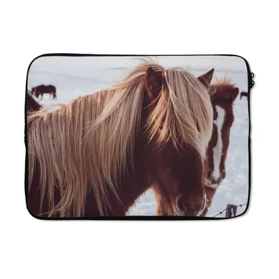 Produktbild von MuchoWow® Laptop Hülle 13 Zoll Pferde - Schnee - Braun Laptoptasche - Laptophülle - Sleeve - Rundumschutz