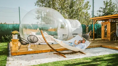 Produktbild von Jochen Schweizer Bubble Übernachtung Vorpommern für 2 (1 Nacht); Erlebnis verschenken oder selbst erleben;  Gutschein gültig für 2 Personen