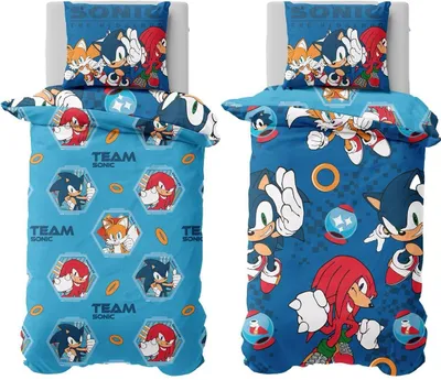 Two Sonic the Hedgehog themed duvet covers and pillowcases are displayed side-by-side on a white background.