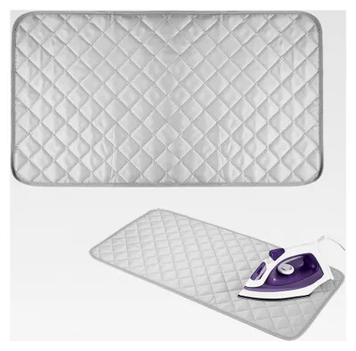 Produktbild von Bügelmatte 48 x 85 cm, Bügeldecke, Tischbügelbrett, Bügelunterlage für Tisch, Klappbares Tischbügelbrett, Tragbar, Zuhause Klein, Schreibtisch-Bügelbrett, Hitzebeständig