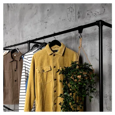 Produktbild von Kleiderschrank im Industrie-Stil mit Kleiderstange für die Wand | 210 cm x 210 cm | Wandmontage | Loft-Design | begehbarer Kleiderschrank