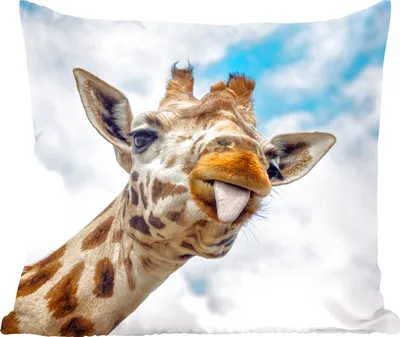 Produktbild von MuchoWow® Zierkissen Sofakissen Wohnzimmer Dekokissen 45x45 cm Giraffe - Lustig - Zunge - Kinder - Jungen - Mädchen - Kind - Schlafpolster - Polster für das Sofa