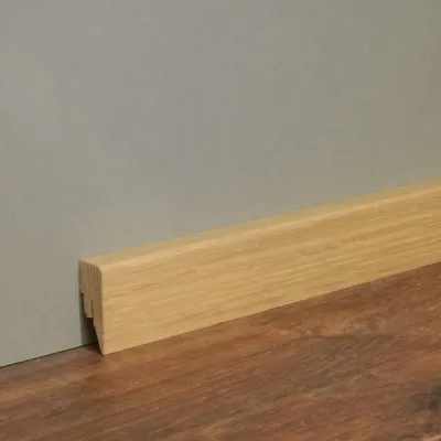 Produktbild von 2,40 m | Sockelleiste Eiche matt Topline furniert lackiert