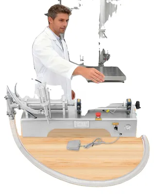 Zdjęcie produktu dla Maszyna do napełniania płynów, pojemność 100–1000 ml, obsługa pneumatyczna, moc 30 W, dokładność napełniania ≤±1%, prędkość 40 butelek/min.