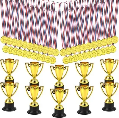 Produktbild von Trophäensatz für Kinderfeiern und Sportpreise