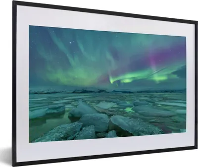 Produktbild von MuchoWow® MuchoWow® Gerahmtes Poster Nordlichter - Eis - Island 60x40 cm - Poster mit zchwarzem Bilderrahmen - Schlafzimmer - Plakat in Rahmen - Drucken