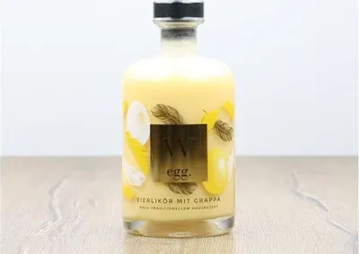 Immagine prodotto di uovo. Liquore all'uovo con grappa