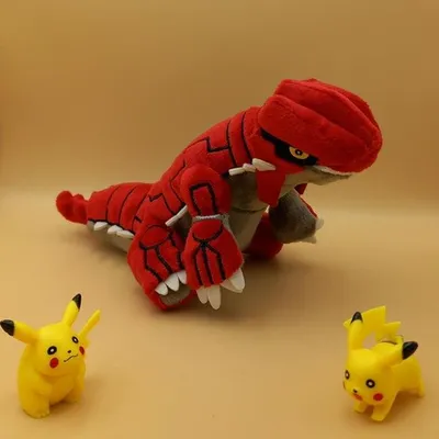Produktbild von Pokemon Groudon Kuscheltier - 15 cm Plüschtier