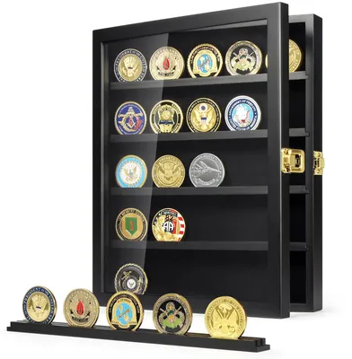 Image de Vitrine en bois pour pièces de défi militaires