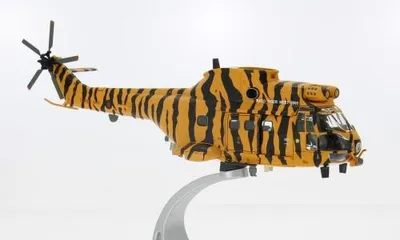 Produktbild von Corgi COCAA27006 - 1/72 - Westland Puma HC-1 XW231 RAF230, 2005, NATO Tiger Neu