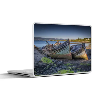 Produktbild von MuchoWow® Laptop Aufkleber Sticker Cover Verlassene Schiffe auf Mull 31x22.5 cm - Laptop-Deko