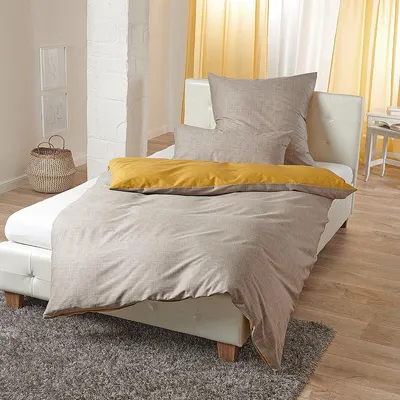 Produktbild von Traumschlaf Mako-Satin Wendebettwäsche Texture 200x200 cm + 2x 80x80 cm senf