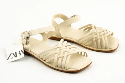 Produktbild von ZARA Mädchensandalen flache Sohle geflochtene Riemen ecru 32