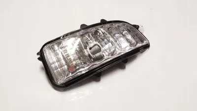 Image de VOLVO C30 C70 S40 Clignotant droit OE Rétroviseur 31111102