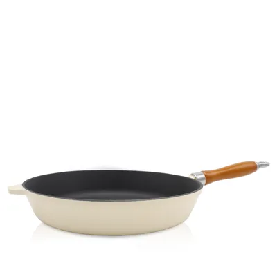 Produktbild von Karl Krüger 91028 Gusseisenpfanne Savanna mit Holzgriff - emailliert - außen creme, innen schwarz matt - 26 cm