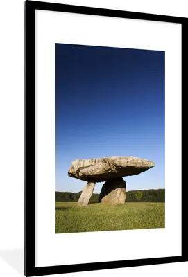 Produktbild von MuchoWow® Gerahmtes Poster Ein Hünenbett in Korea 60x90 cm - Poster mit Schwarzem Bilderrahmen Wandposter Rahmen Foto Bilder - Dekoration - Wandposter Wohnzimmer - Hochwertig