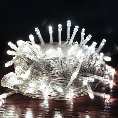 Obrázok produktu pre Vigevee svetelný reťaz, 100 metrov, 500 LED, studená biela, 8 režimov, IP44, 31 V, biela izolácia, vhodné na Vianoce a do záhrady