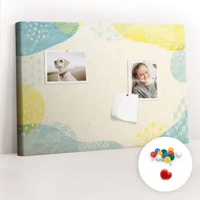 Obrázek produktu pro Korková nástěnka s kolíčky - Tabule s kolíky pro fotografie a poznámky - 60x40 cm - Připínáčky barevné 100 kusů - Rámeček se vzorem