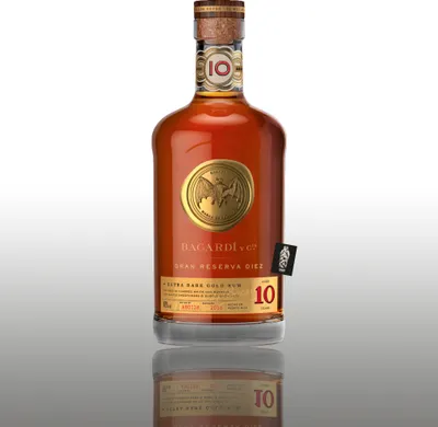 Produktbild von Bacardi 10 Jahre Gran Reserva Ultra Rare Gold Rum 0,7l (40% vol.) inkl. Mixcompany Postkarte- [Enthält Sulfite]