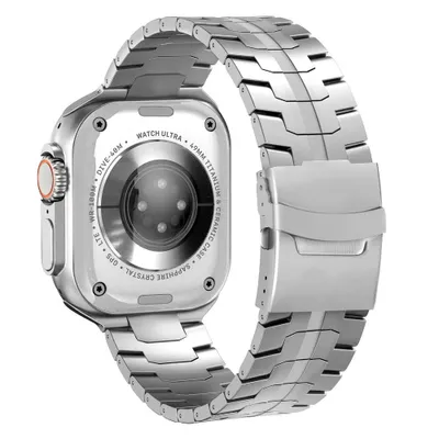 Produktbild von FFO2World Premium Titanarmband Silber – Für Apple Watch 49mm, 46mm, 45mm, 44mm, 42mm (Serie 3/2/1), mit Faltschließe