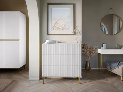 Zdjęcie produktu dla KOMODA NICOLE 100 cm BIAŁY MAT RYFLOWANA NOWOCZESNA ZŁOTE NÓŻKI DO SYPIALNI