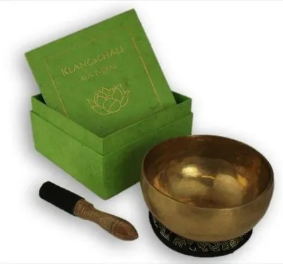 Produktbild von Klangschale in grüner Geschenkbox M mit Lotus-Box und Zubehör