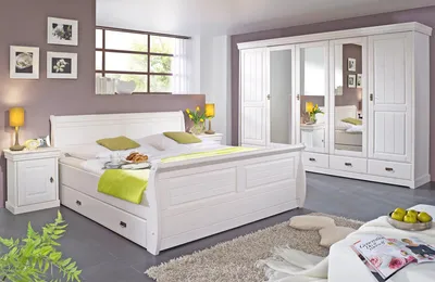 Schlafzimmer mit Kleiderschrank Doppelbett mit Bettkasten Nachttisch
