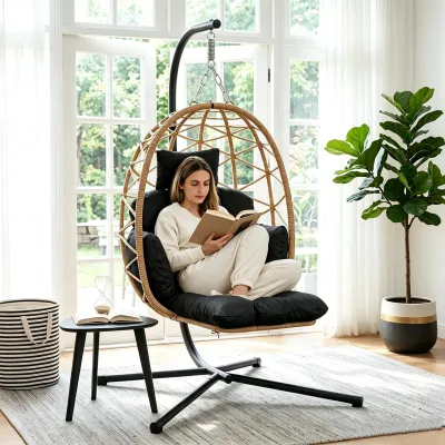 Imagen del producto de Silla colgante con estructura y reposapiés