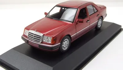 Produktbild von Maxichamps 940037005 Mercedes 230E 1991 dunkelrot metallic 1:43