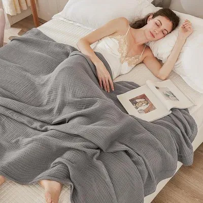 Produktbild von Baumwolldecke für Kingsize-Bett - weiche Musselin-Decke 274 x 229 cm - leicht und atmungsaktiv - grau