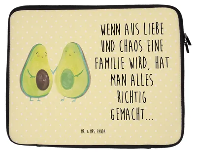 Produktbild von Mr. & Mrs. Panda Laptop Tasche Avocado Pärchen 20 x 28 cm - Gelb Pastell - Geschenk, Liebe, Sleeve, Hochzeit, Laptophülle, Avocados, Schutzhülle, Familie, Laptoptasche