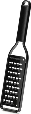 Produktbild von Microplane - Sehr Grob - Black Sheep Serie, Flache Reibe, Schwarz, Edelstahl, Hängeschlaufe, 68 mm, 15 mm