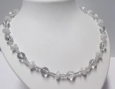 Produktbild von Perlenkette mit Bergkristall, Acrylperlen und Glas