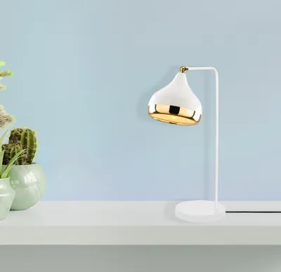 Produktbild von Opviq, Hochwertige Tischlampe, Metallkörper, 17 x 26 cm, Höhe: 52 cm, E27 Fassung, max. 40 W, IP20, Weiß und Gold, 200 cm Kabel mit Schalter | Elegantes Design für Hotel & Zuhause.