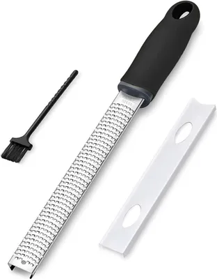 Image de Râpe de cuisine en acier inoxydable avec housse de protection et brosse - Râpe multifonctionnelle pour le fromage, le citron, l'ail, le gingembre - Passe au lave-vaisselle