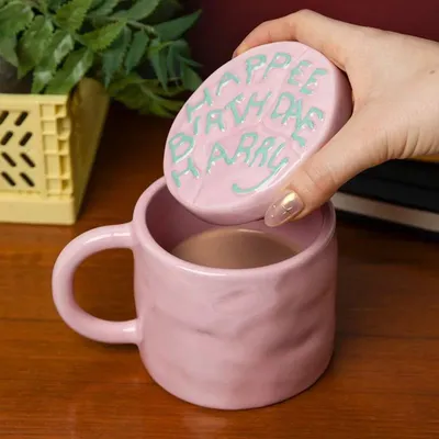 Produktbild von Harry Potter - Happee Birthdae - Keramikbecher mit Deckel
