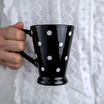 Keramik-Kaffeetasse mit Tupfen, 200 ml, schwarz-weiß, spülmaschinengeeignet