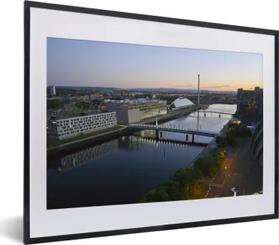 Produktbild von MuchoWow® MuchoWow® Gerahmtes Poster Glasgow - Fluss - Schottland 40x30 cm - Poster mit zchwarzem Bilderrahmen - Bilderrahmen - Poster im Rahmen