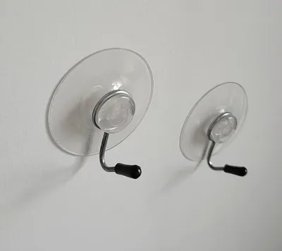 Produktbild von 2x Saugnapfhaken Transparent mit Metallhaken Schwarz – Haken für Bad Küche