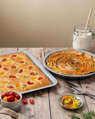 Produktbild von Famanu Backform rund 32 cm - PFAS-frei, doppelbeschichtet