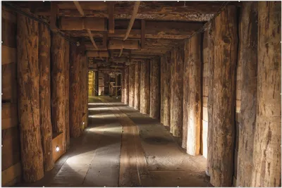 Produktbild von Wallario Wandbild Alter Tunnel in einer Salzmine in Polen, Größe: 61 x 91,5 cm, Poster mit rahmenlosen Bildhalter