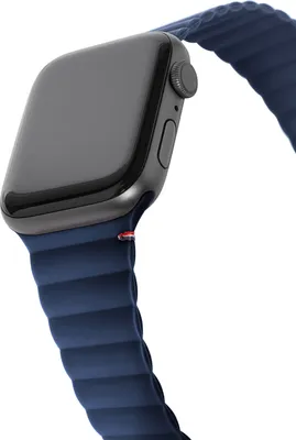 Image de Decoded Magnetic Traction Strap Bracelet en silicone pour Apple Watch Series 1 (42mm) - Matte Navy