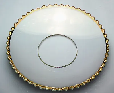 Produktbild von Glas-Kerzenmanschette (Tropfenfänger) "Gezackt Goldrand" für Kerzen bis Ø 25 mm (Spitzkerzen, Tafelkerzen)