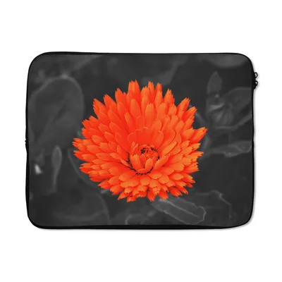 Produktbild von MuchoWow® Laptop Hülle 15 Zoll Blumen - Orange - Schwarz - Weiß Laptoptasche - Laptoptasche - Sleeve - Rundum-Schutz