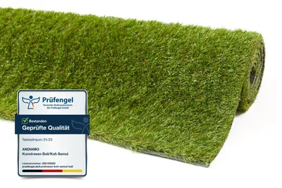 Aufgerollter Kunstrasen mit Prüfsiegel – ideal für Balkon & Garten

